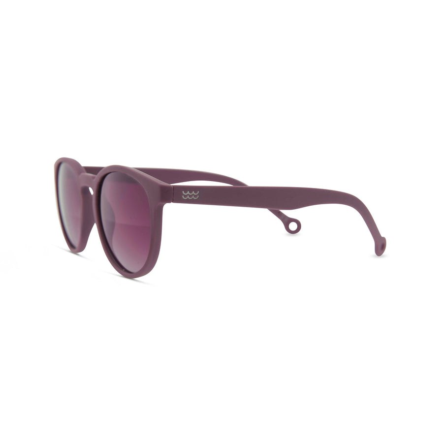 This frame incorporates polarized, category 3 and anti-reflective lenses with UV 400 protection.