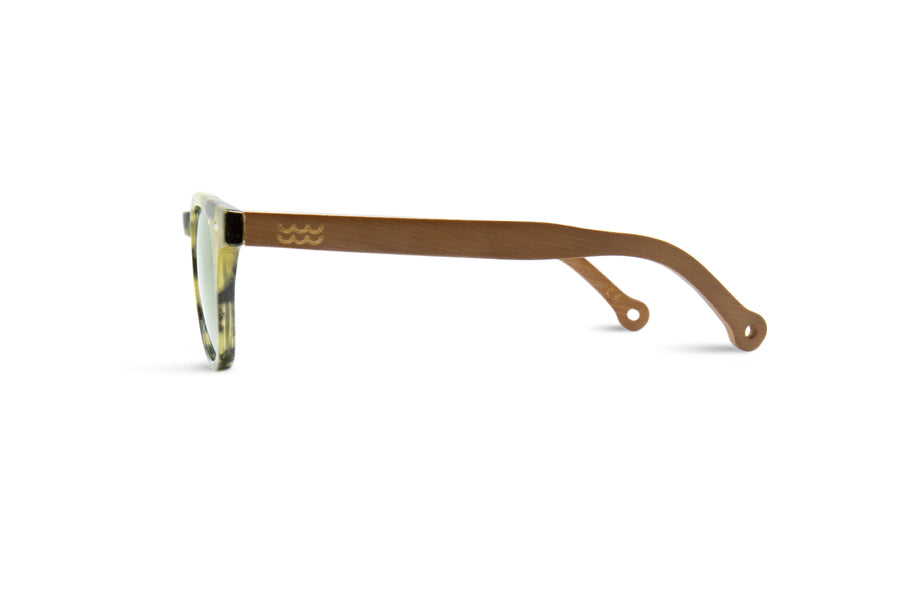 The lenses of CALA, like the rest of our sunglasses, are polarized, anti-reflective, category 3 and UV 400 protection 