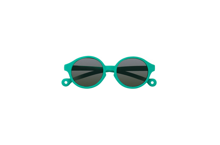 A collection inspired by the strangth of the children, reflected in the powerful colors of these sunglasses made with rubber tires and certified UV 400 